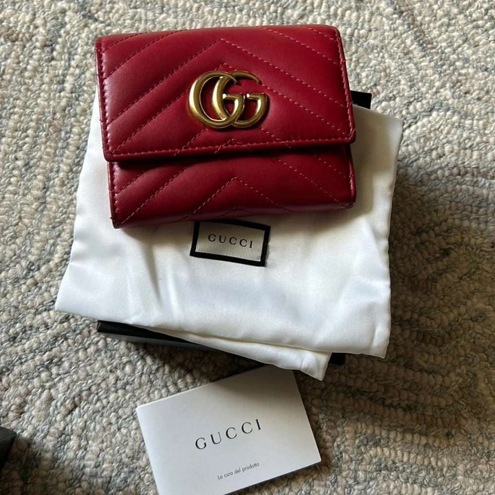 Gucci Wallet - Picture 1 of 6